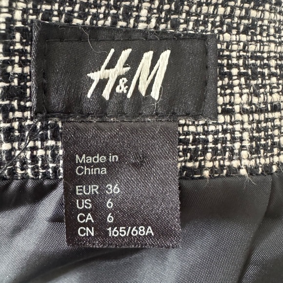 H&M Navy Tweed Mini Skirt with Embellished Waist – Size 6 - Picture 7 of 16